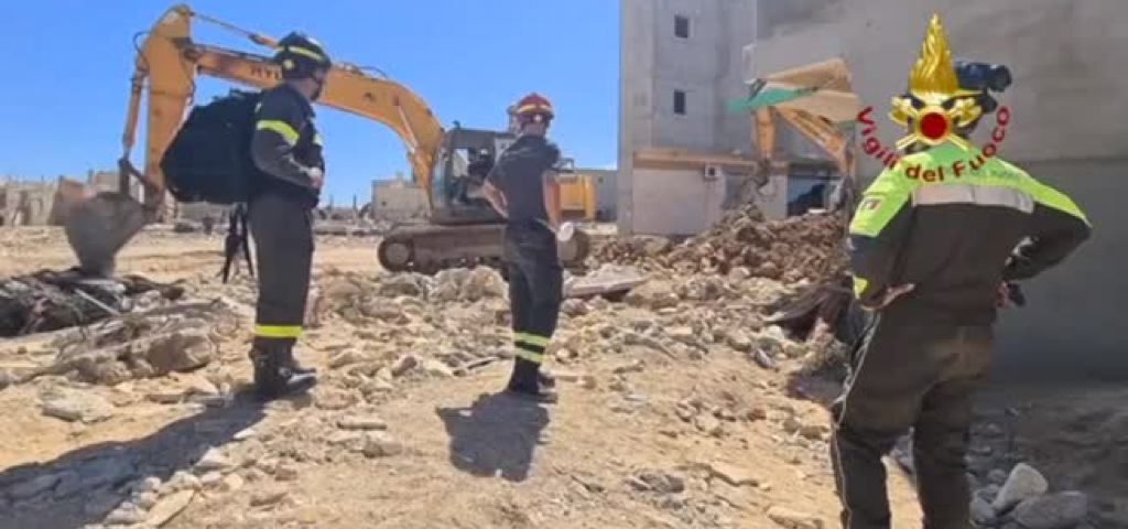 libia,-a-derna-30-vigili-del-fuoco-italiani-impegnati-nelle-ricerche