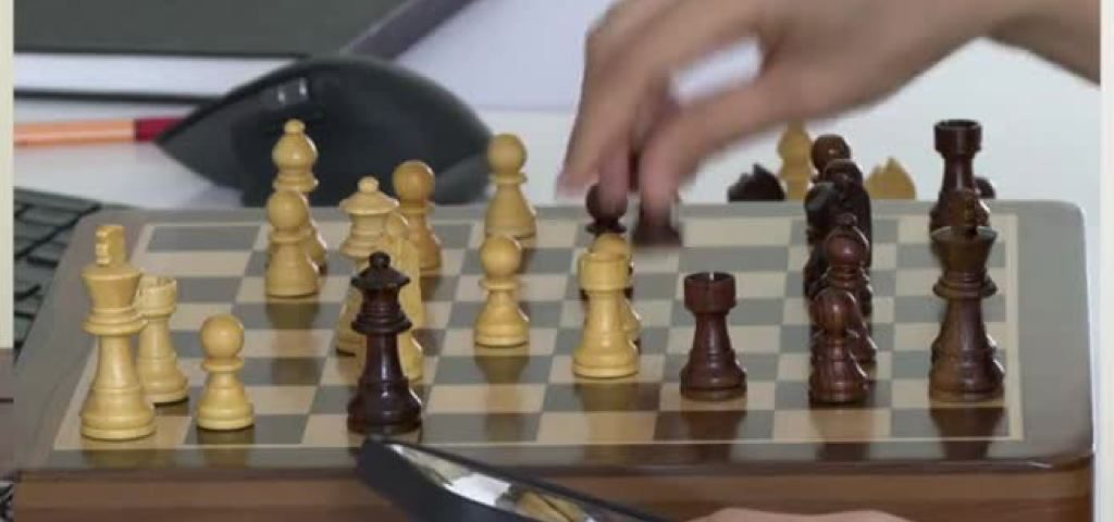 mitra-hejazipour,-campionessa-di-scacchi:-“iran-fra-paura-e-coraggio”