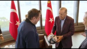 erdogan-vede-musk-e-lo-invita-ad-aprire-una-fabbrica-tesla-in-turchia