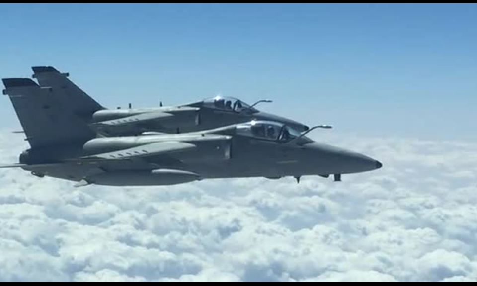 dopo-35-anni-l’aeronautica-militare-dice-addio-al-caccia-amx-“ghibli”